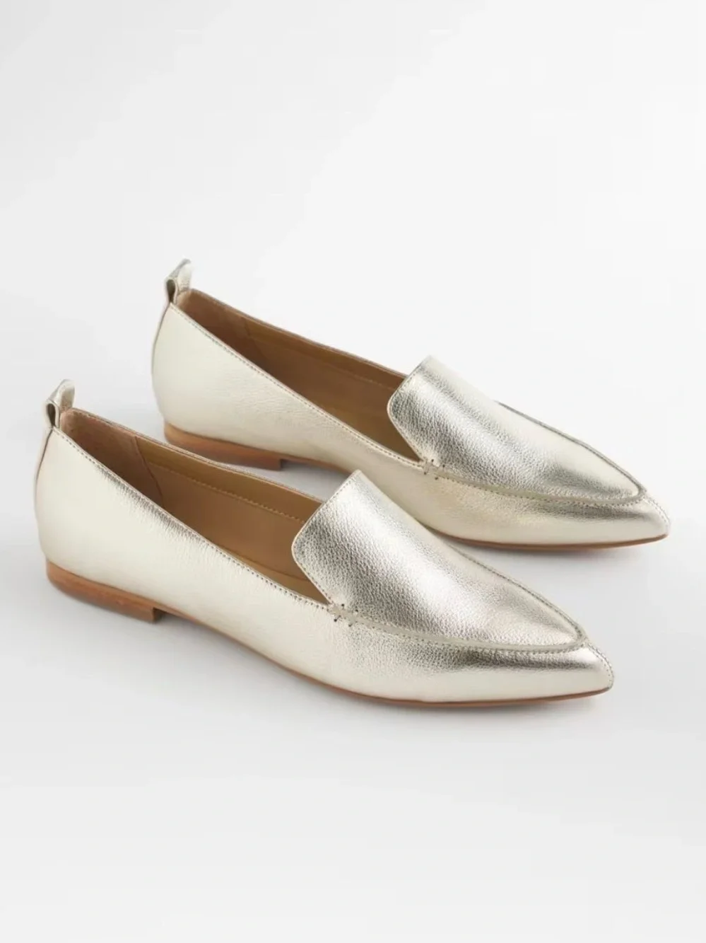 Chico's Metallic Gold Leather Pointed Toe Loafers Flat Shoes Women's Size 7.5